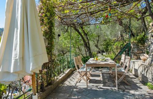 Semorile Villa | Cozy Cottage with Sea View: Pet and Child Friendly Retreat