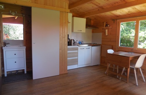 Tour-de-Faure Ski Chalet | Charming Cottage in Saint Cirq Lapopie with Pool