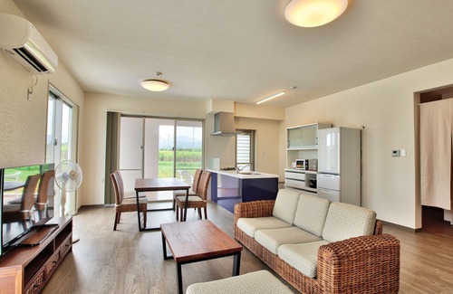 Yonamine Cottage | Seawind Cottage NAKIJIN: Oceanfront Escape with Breakfast