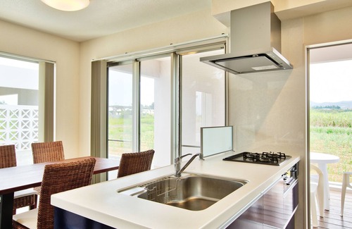 Yonamine Cottage | Seawind Cottage NAKIJIN: Oceanfront Escape with Breakfast
