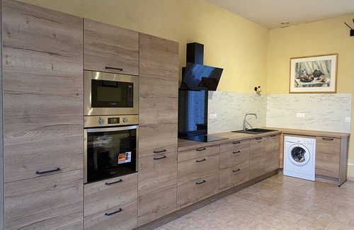 Jarze Cottage | Family-Friendly Cottage Set in Beautiful Chateau Grounds