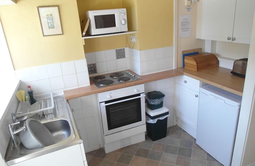 Ventnor Cottage | Relaxing Cottage with Sea Views and Family-Friendly Amenities