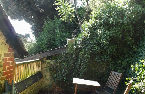 Ventnor Cottage | Relaxing Cottage with Sea Views and Family-Friendly Amenities