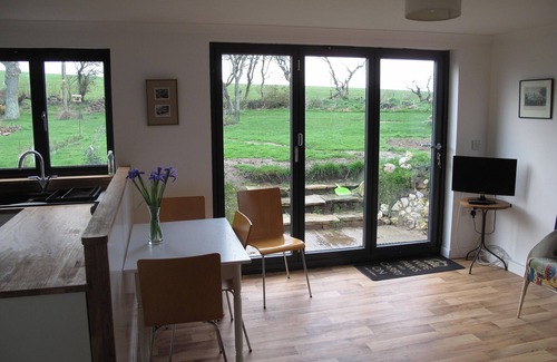 Godshill Cottage | Idyllic Cottage in Scenic Countryside with Ocean Views