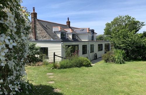Godshill Cottage | Idyllic Cottage in Scenic Countryside with Ocean Views