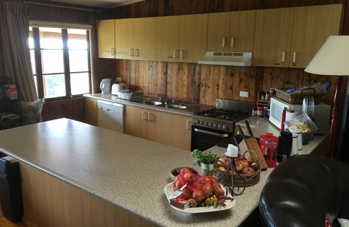 Berambing Cottage | Ideal Cottage for 13 with Hot Tub & Breathtaking Views