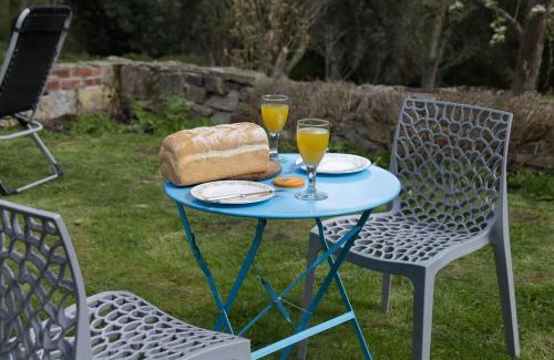 Crawcrook House | Charming Secret Cottage in a Picturesque Walled Garden