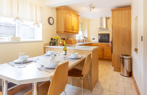 Brondini Cottage | Charming 3-Bed Cottage with Breakfast in Quiet Horeb