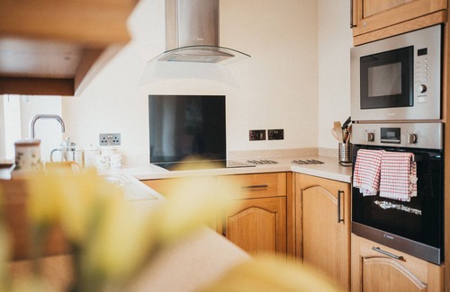 Brondini Cottage | Charming 3-Bed Cottage with Breakfast in Quiet Horeb