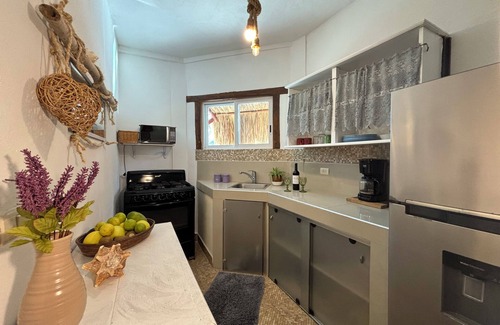 Villa Juarez Cottage | Idyllic Cottage for 2-3: Wi-Fi, Pool & Ocean Views