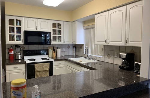 Juno Beach Cottage | Beachside Cottage with Ocean View & Family-Friendly Amenities