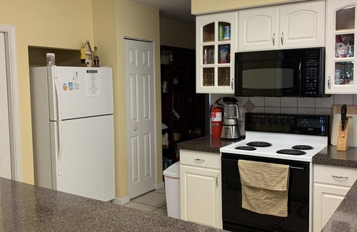Juno Beach Cottage | Beachside Cottage with Ocean View & Family-Friendly Amenities