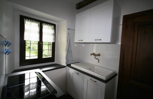 Semelano di Sotto House | Idyllic Cottage Stone Retreat with Ocean Views & Spa Access