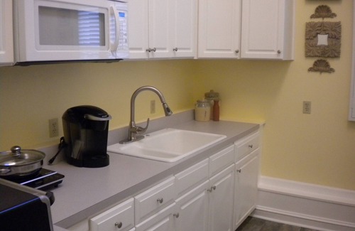 New Hope Apartment | Cozy Cottage Studio Suite with Spa and Breakfast Included