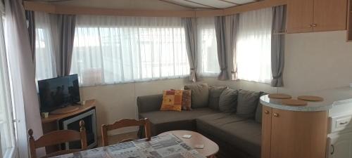 Middelkerke Other | Oceanfront Cottage Tangro with Pet-Friendly Amenities