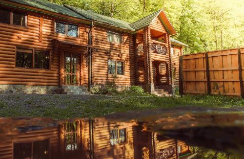 Transcarpathia Resort | Pet-Friendly Retreat at Cottage Teremok with Ocean Views
