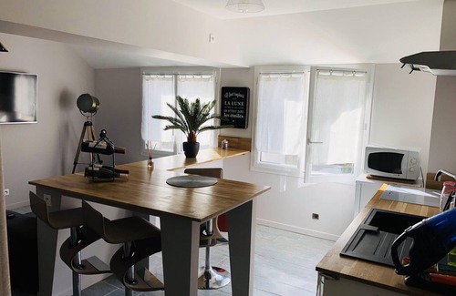 Leignes-sur-Fontaine House | Cozy Cottage: The Maisonnet of Borough with Kitchen Amenities