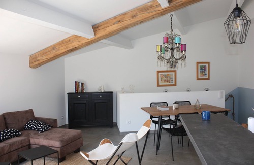 Maraussan House | Cozy Cottage "The Corkscrew" with Spa and Pet-Friendly Stays