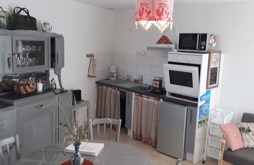 Picauville Cottage | Watercolor Cottage: Guest Rated 9.8 with Oceanfront Pool