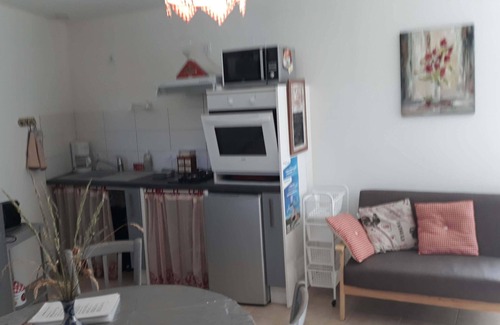 Picauville Cottage | Watercolor Cottage: Guest Rated 9.8 with Oceanfront Pool
