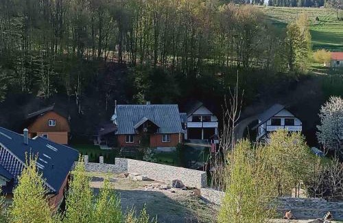 Soymy Cabin | Pet-Friendly Cottage v Gorakh with Hot Tub & Restaurant