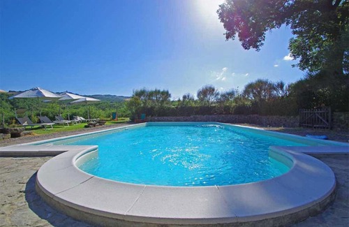 Radicofani Apartment | Pet-Friendly Cottage Val D'orcia with Pool & High Ratings