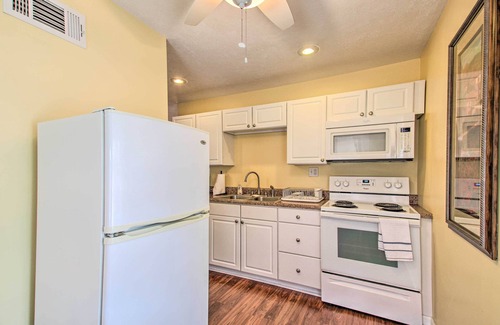 Ste Genevieve Cottage | Inviting Cottage with Yard Near Historic Attractions