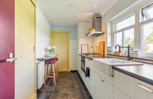 Winsum House | Winsum Cottage: Garden Retreat with Pool & Top Ratings