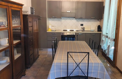 Desenzano del Garda House | Pet-Friendly Cottage with Pool and Private Park in Desenzano
