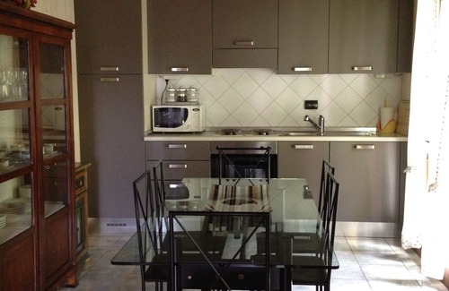Desenzano del Garda House | Pet-Friendly Cottage with Pool and Private Park in Desenzano