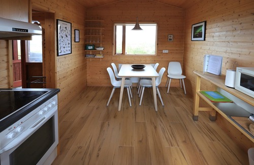 Hvolsvollur Cabin | Scenic Cottage with Breakfast and Child-Friendly Amenities