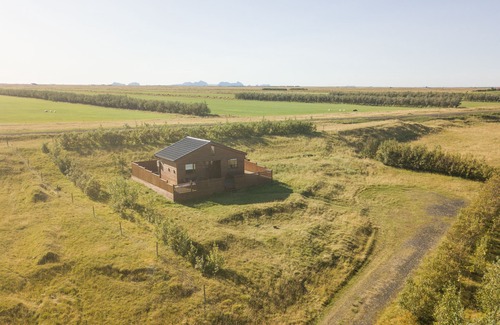 Hvolsvollur Cabin | Scenic Cottage with Breakfast and Child-Friendly Amenities