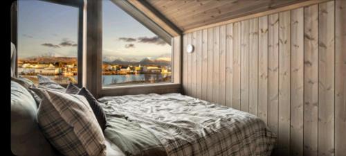 Sommarøy House | Scenic Cottage with a View, Guest Rated 9.5/10