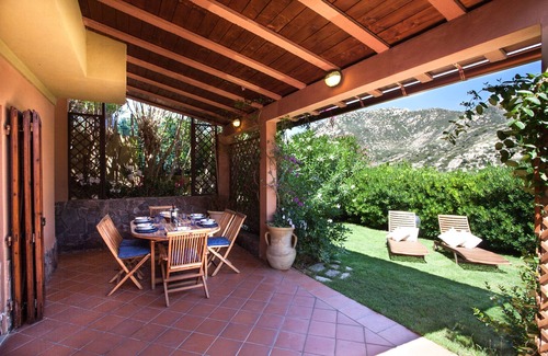 Porto Sa Ruxi Villa | Cozy Cottage with Ocean View, Garden & Terrace Awaiting You
