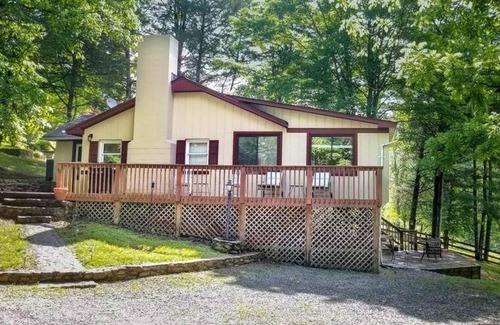 Lexington Cottage | Cottage with Canoe!