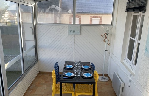 Ravenoville House | Cottage with sea view, 10 meters from the beach