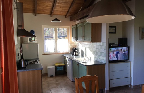 Pays-de-Belves House | Inviting Cottage with Heated Pool & Ocean View for 5