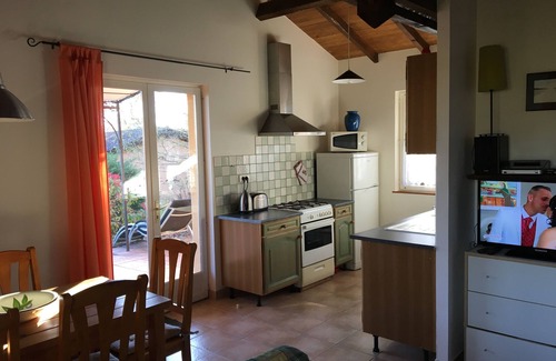 Pays-de-Belves House | Inviting Cottage with Heated Pool & Ocean View for 5