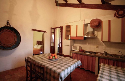 Magione Cottage | Discover Pet-Friendly Comfort at Belvilla by OYO Nespolo Due