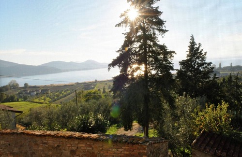 Magione Cottage | Discover Pet-Friendly Comfort at Belvilla by OYO Nespolo Due