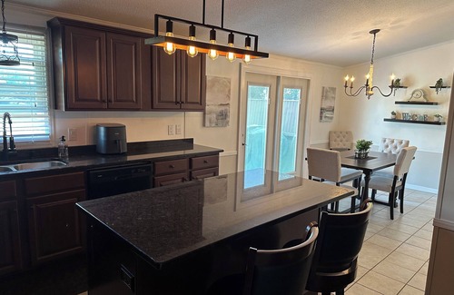 Lynn Garden Cottage | Idyllic Cottage with Lake Views and Hot Tub Bliss