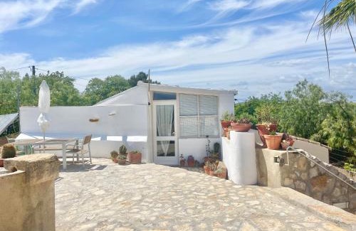Moncarapacho e Fuseta House | Idyllic Cottage with Patio on Organic Farm by Fuseta Beach