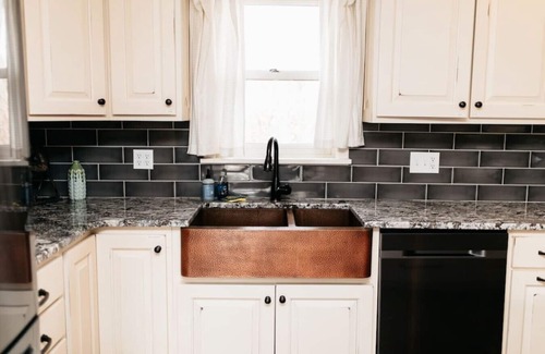 Afton Cottage | Discover Hidden Creek Estates: Cottage with Pond & Amenities