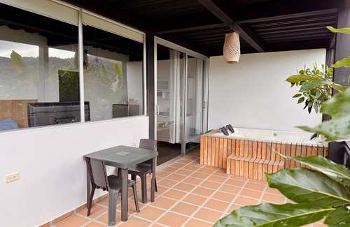 El Penol Cabin | COTTAGE WITH POOL AND JACUZZI PEÑOL GUATAPE