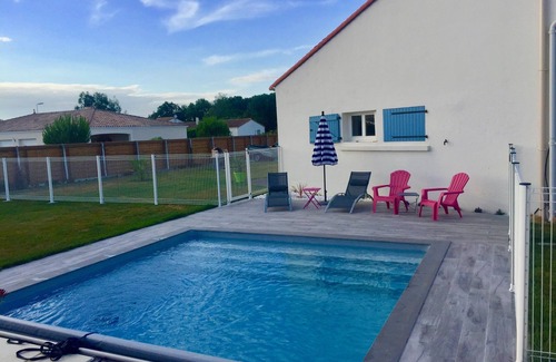 Corme Ecluse House | Private Pool Cottage for 4 - Oceanfront & Guest Rated 9.6