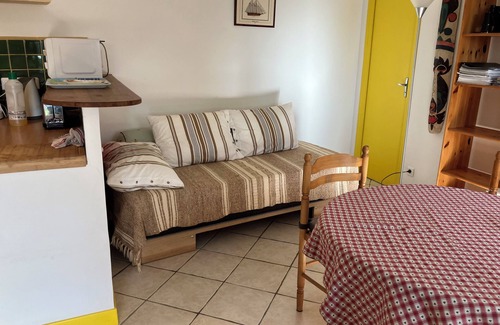 Evenos House | Relaxing Cottage with Private Pool Near Bandol & Sanary