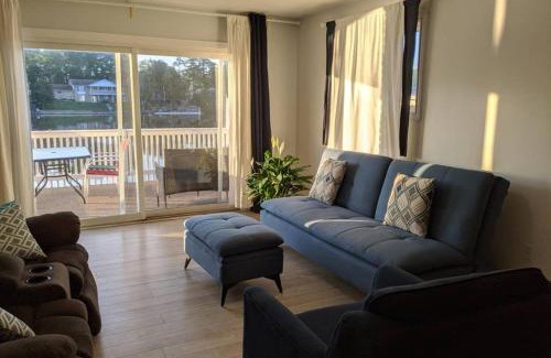 Wasaga Beach Apartment | Riverside Cottage: Steps from the Beach & Family-Friendly
