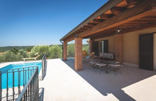 Riparbella Villa | Beautiful Cottage Zizzolo: Oceanfront with Pool & Dining