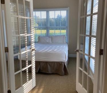 Wallace Resort | Delightful Cottages & Suites at River Landing – 9/10 Rated