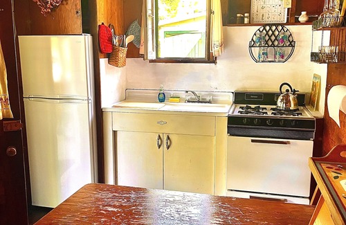 Bridgewater Cottage | Lakefront Cottages with Ocean Views & High Guest Ratings